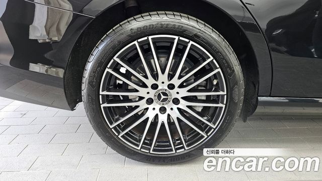 Mercedes-Benz C-Class C200 4MATIC Avantgarde