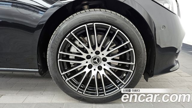 Mercedes-Benz C-Class C200 4MATIC Avantgarde