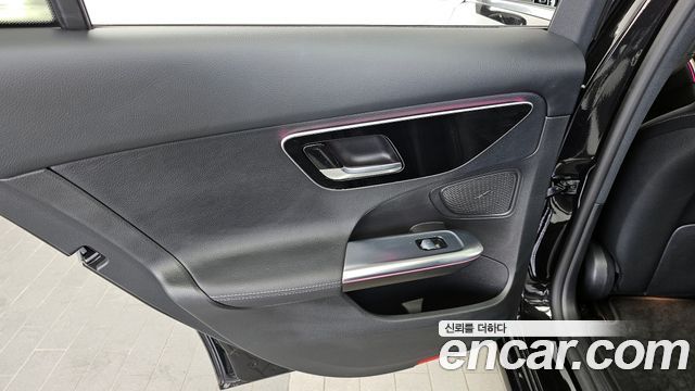 Mercedes-Benz C-Class C200 4MATIC Avantgarde