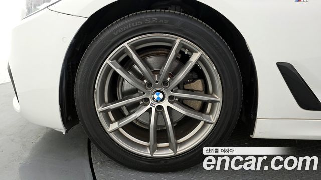 BMW 5-Series 520d M Sport Package Plus