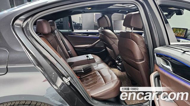 BMW 5-Series 530i xDrive M Sport Package