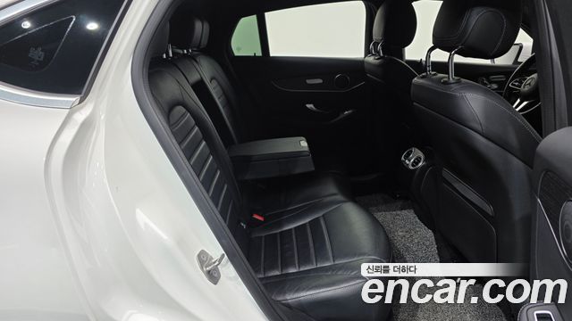 Mercedes-Benz GLC-Class GLC300 4MATIC Premium Coupe