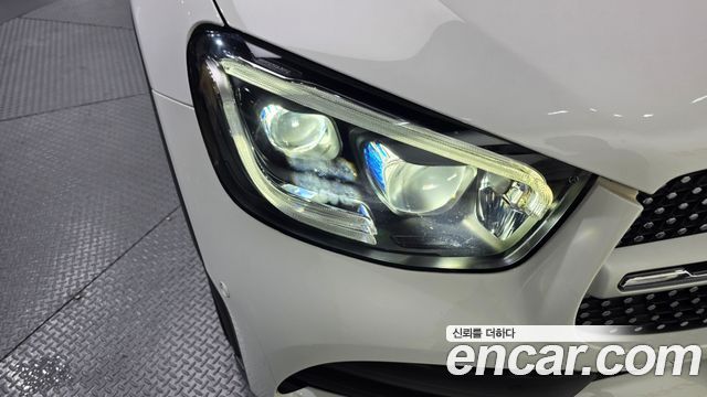 Mercedes-Benz GLC-Class GLC300 4MATIC Premium Coupe