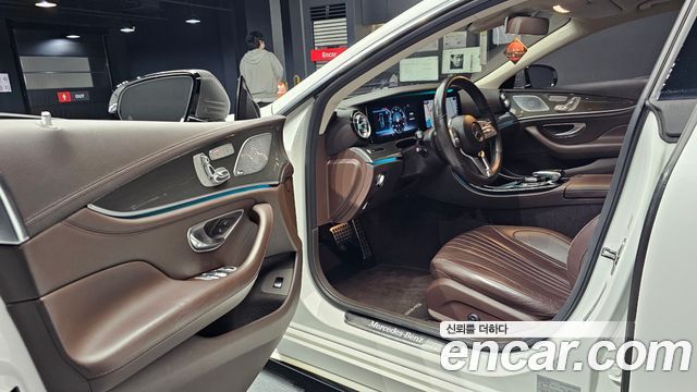 Mercedes-Benz CLS-Class CLS300d AMG Line