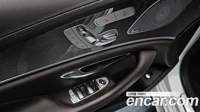 Mercedes-Benz CLS-Class CLS300d AMG Line