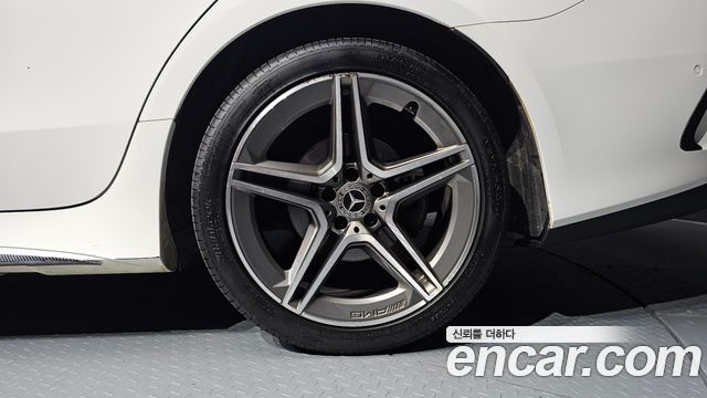 Mercedes-Benz CLS-Class CLS300d AMG Line