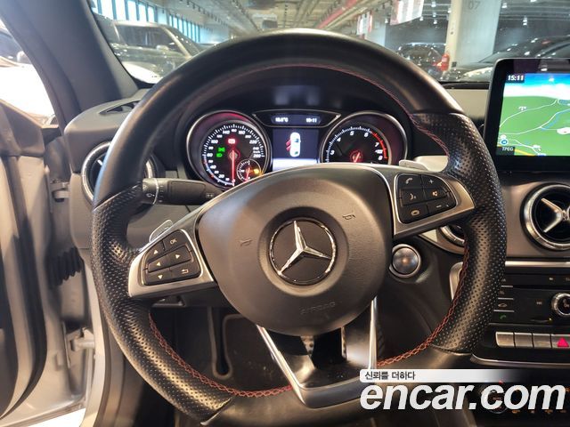 Mercedes-Benz CLA-Class CLA250 4MATIC AMG Line