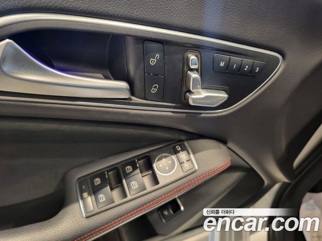 Mercedes-Benz CLA-Class CLA250 4MATIC AMG Line