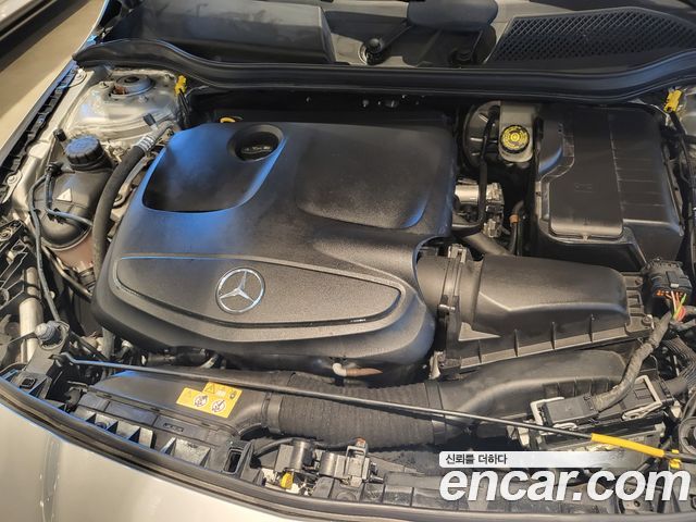 Mercedes-Benz CLA-Class CLA250 4MATIC AMG Line