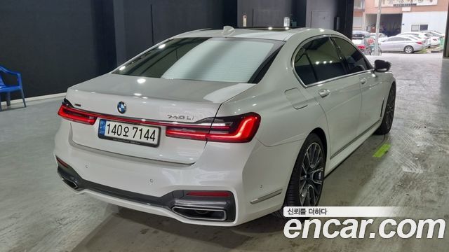 BMW 7-Series 740Li xDrive M Sport Package