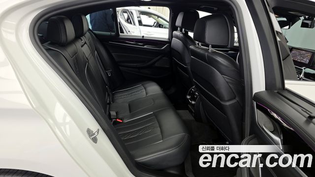 BMW 5-Series 520d xDrive M Sport Package Plus