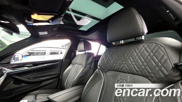 BMW 5-Series 520d xDrive M Sport Package Plus