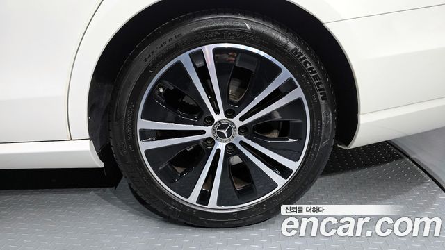 Mercedes-Benz E-Class E300 Avantgarde