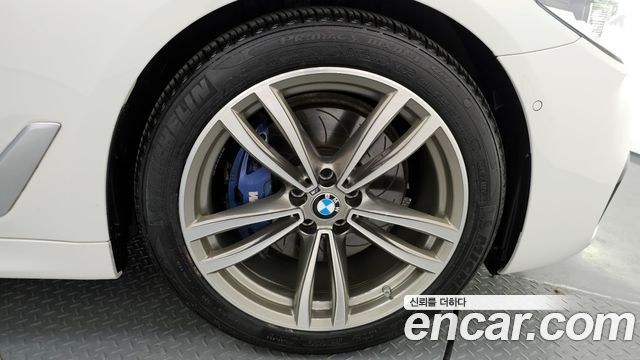 BMW 5-Series 530i xDrive M Sport Package Plus