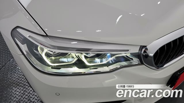 BMW 5-Series 530i xDrive M Sport Package Plus