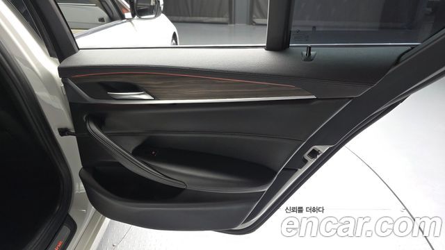 BMW 5-Series 530i xDrive Luxury Plus