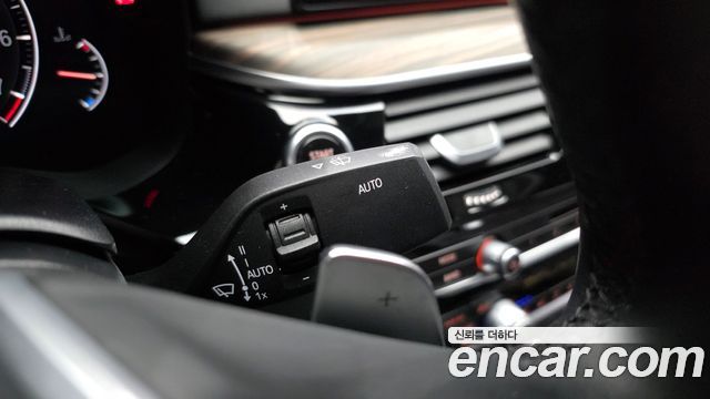 BMW 5-Series 530i xDrive Luxury Plus