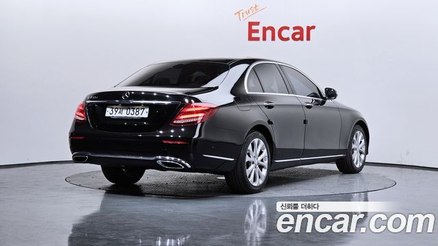 Mercedes-Benz E-Class E220d Exclusive