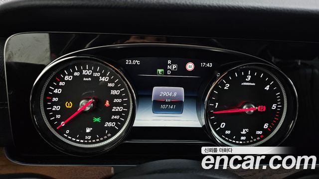 Mercedes-Benz E-Class E220d Exclusive