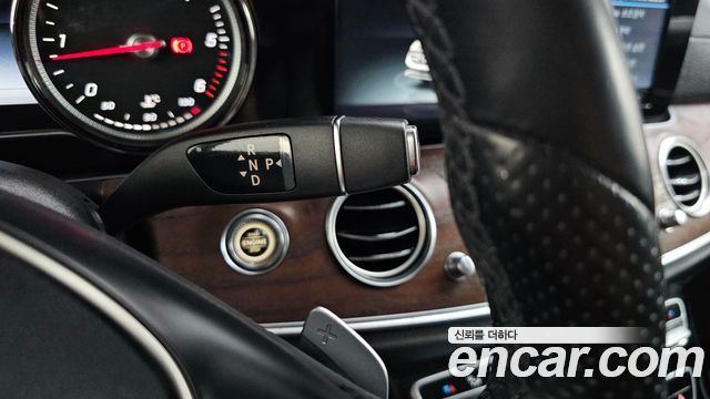 Mercedes-Benz E-Class E220d Exclusive