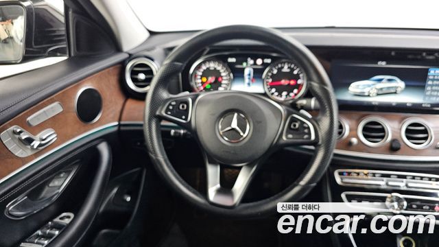 Mercedes-Benz E-Class E220d Exclusive