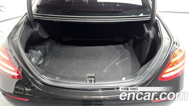 Mercedes-Benz E-Class E220d Exclusive