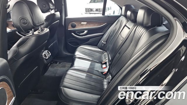 Mercedes-Benz E-Class E220d Exclusive