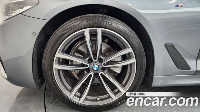 BMW 5-Series 520d xDrive M Sport Package Plus