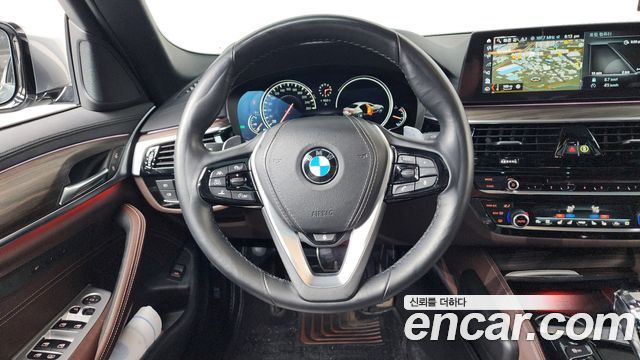 BMW 5-Series 520d xDrive M Sport Package Plus