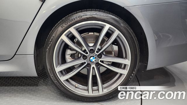 BMW 5-Series 520d xDrive M Sport Package Plus