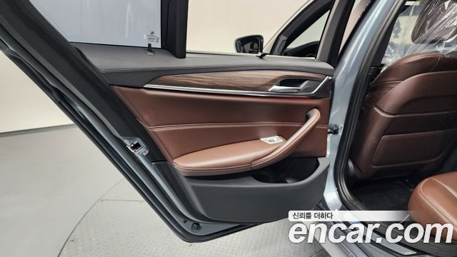 BMW 5-Series 520d xDrive M Sport Package Plus