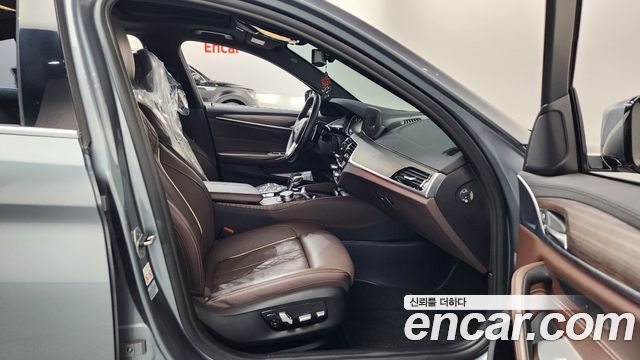 BMW 5-Series 520d xDrive M Sport Package Plus