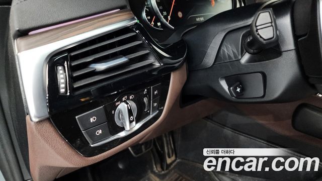 BMW 5-Series 520d xDrive M Sport Package Plus