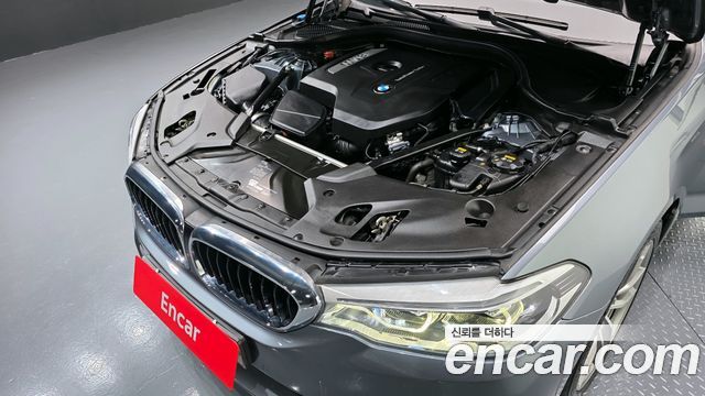 BMW 5-Series 530i M Sport Package Plus