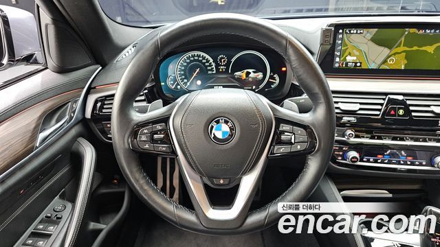 BMW 5-Series 530i M Sport Package Plus