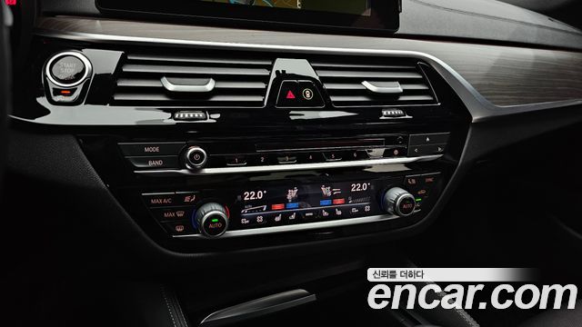 BMW 5-Series 530i M Sport Package Plus