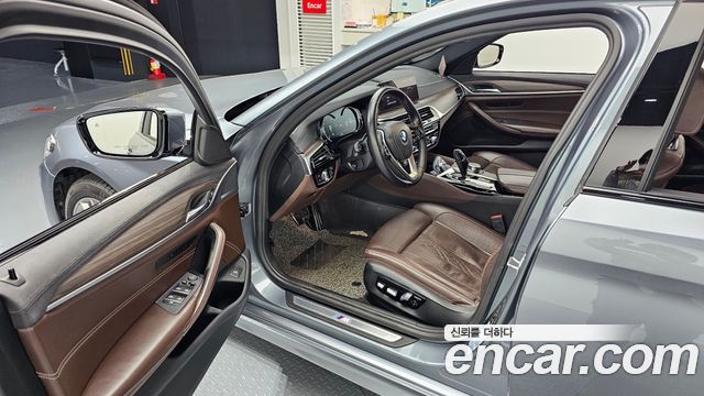 BMW 5-Series 520d xDrive M Sport Package Plus