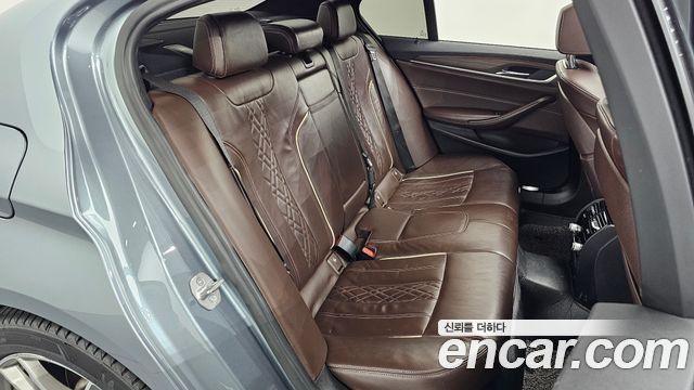 BMW 5-Series 520d xDrive M Sport Package Plus