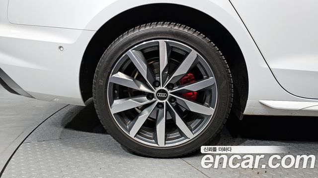 Audi A4 (B9) 40 TFSI Premium