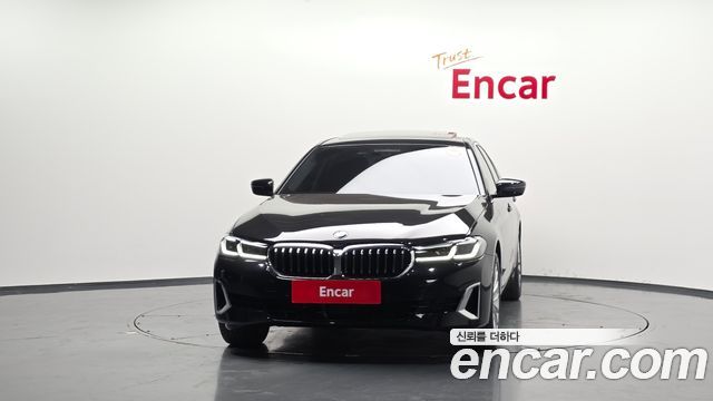 BMW 5-Series 530i xDrive Luxury