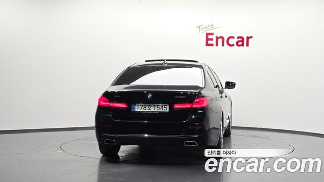 BMW 5-Series 530i xDrive Luxury