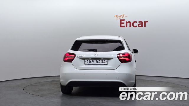 Mercedes-Benz A-Class A200