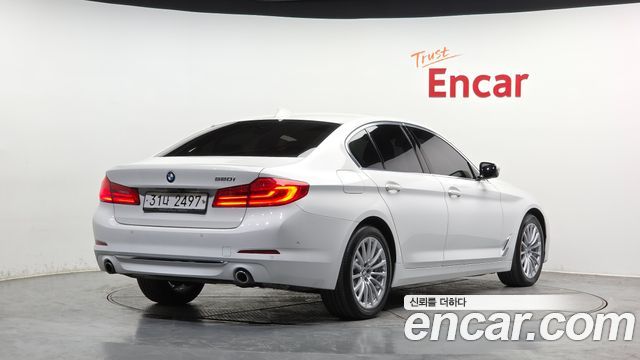 BMW 5-Series 520i Luxury