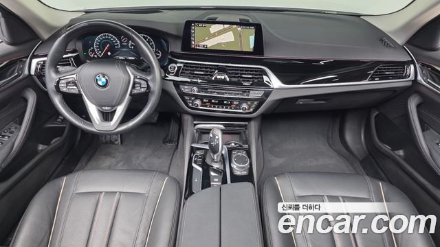 BMW 5-Series 520i Luxury
