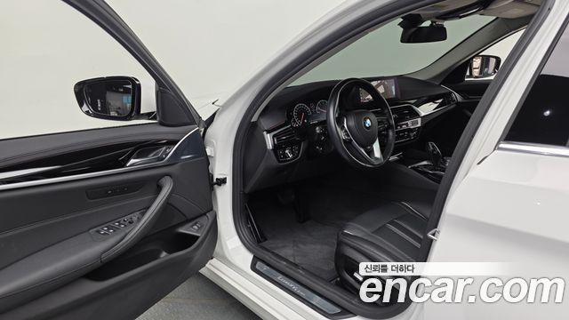 BMW 5-Series 520i Luxury