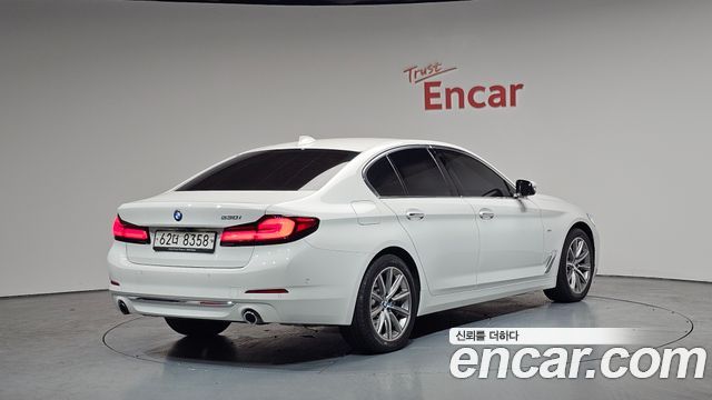 BMW 5-Series 520i Luxury