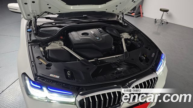 BMW 5-Series 520i Luxury