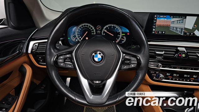 BMW 5-Series 520i Luxury