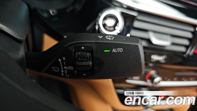 BMW 5-Series 520i Luxury