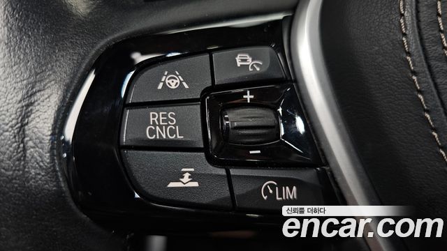 BMW 5-Series 520i Luxury